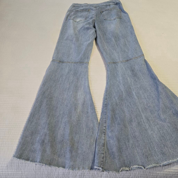 Women's Rue 21 Light Blue Flare Jeans Size 7 - Picture 9 of 11